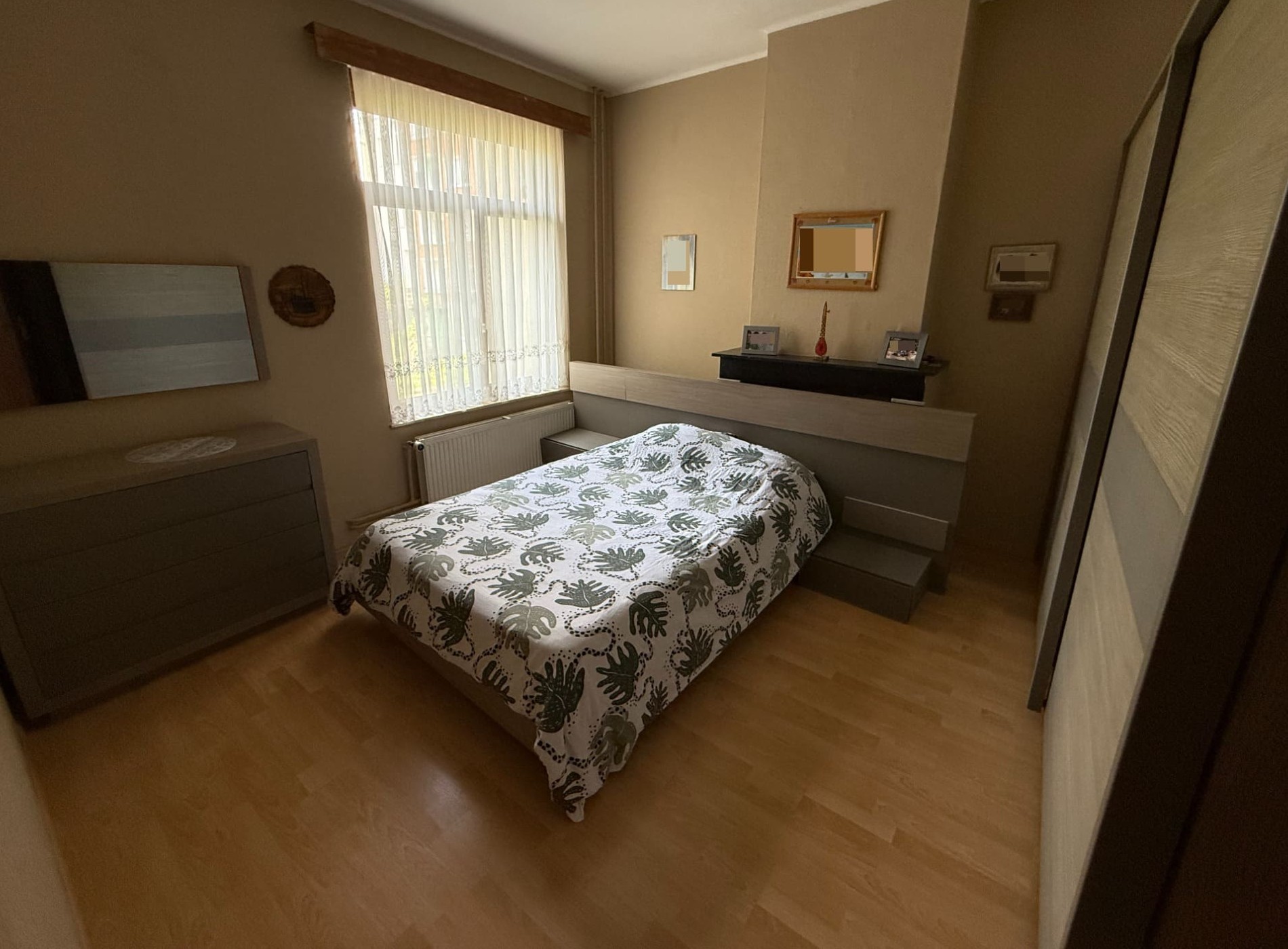 Troisième chambre lumineuse Schaerbeek - Maison 230m² Voltaire Bruxelles immobilier